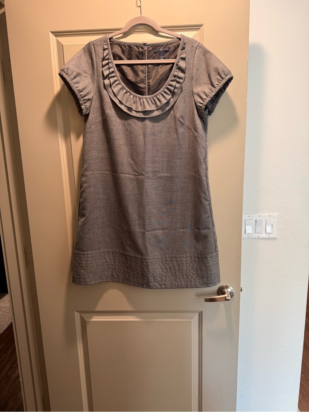 GAP Size 12 Gray Wool Blend Ruffle Neck Shift Dress Pockets NWOT